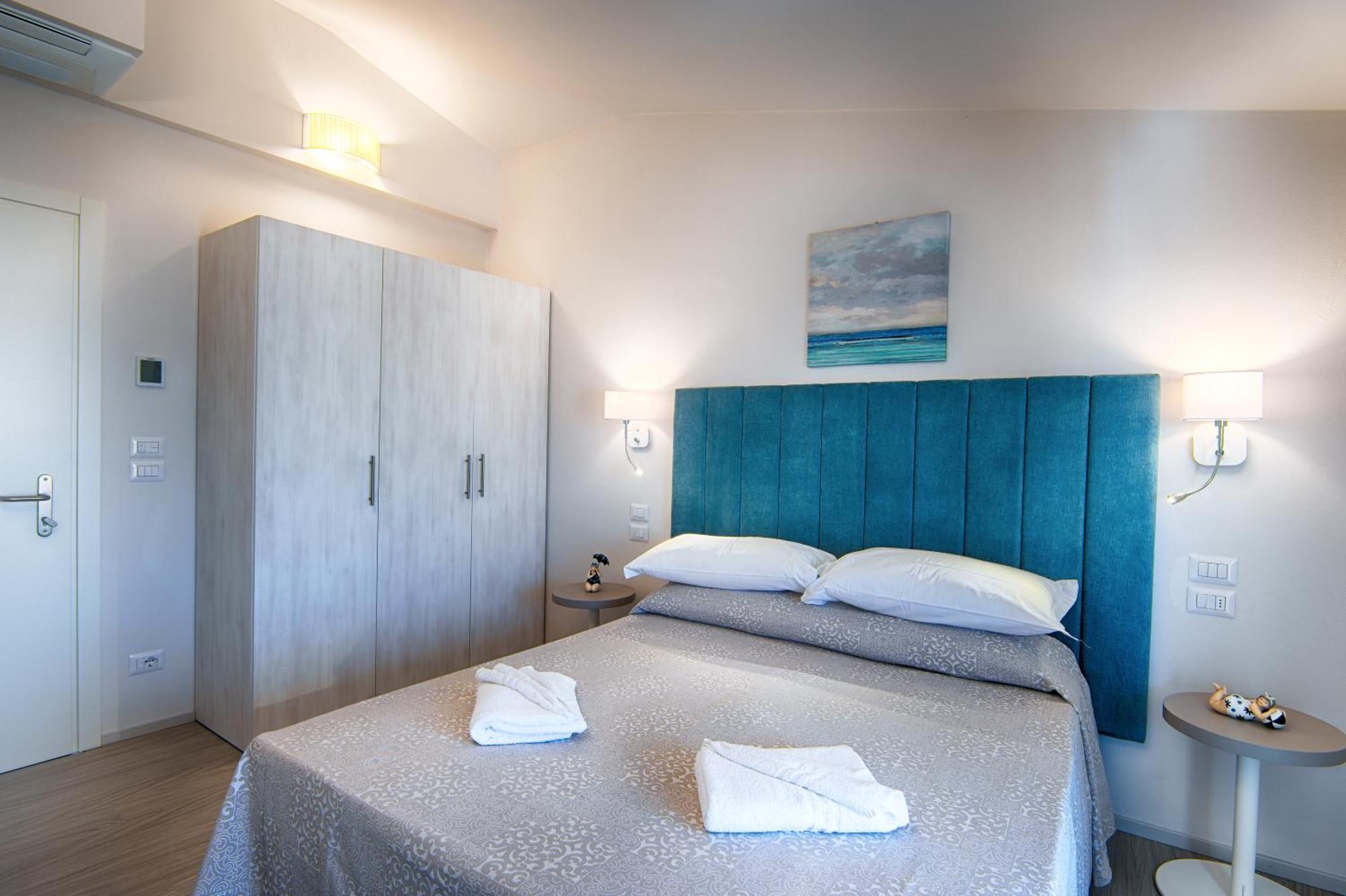 Villa Zavatta "B&B - Rooms & Apartments" Белларія-Іджеа-Марина Екстер'єр фото