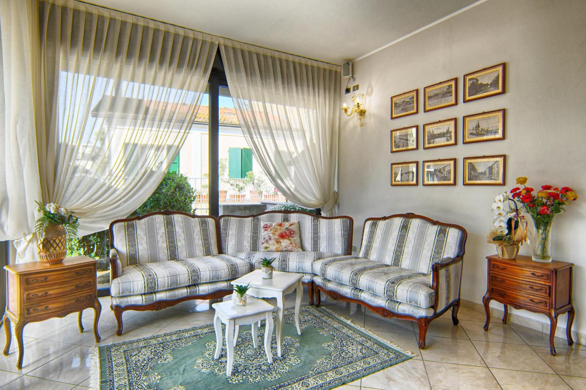 Villa Zavatta "B&B - Rooms & Apartments" Белларія-Іджеа-Марина Екстер'єр фото