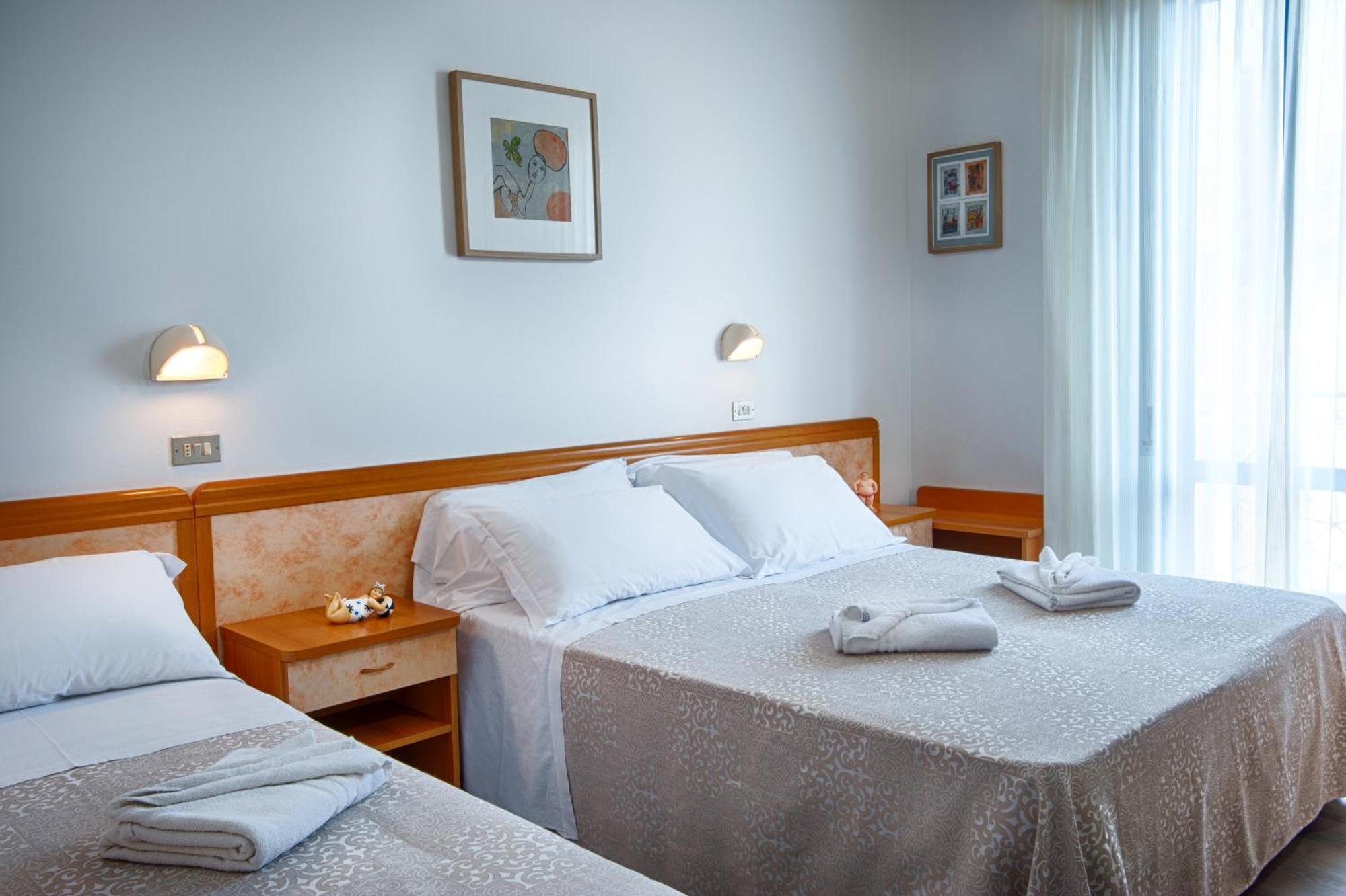 Villa Zavatta "B&B - Rooms & Apartments" Белларія-Іджеа-Марина Екстер'єр фото