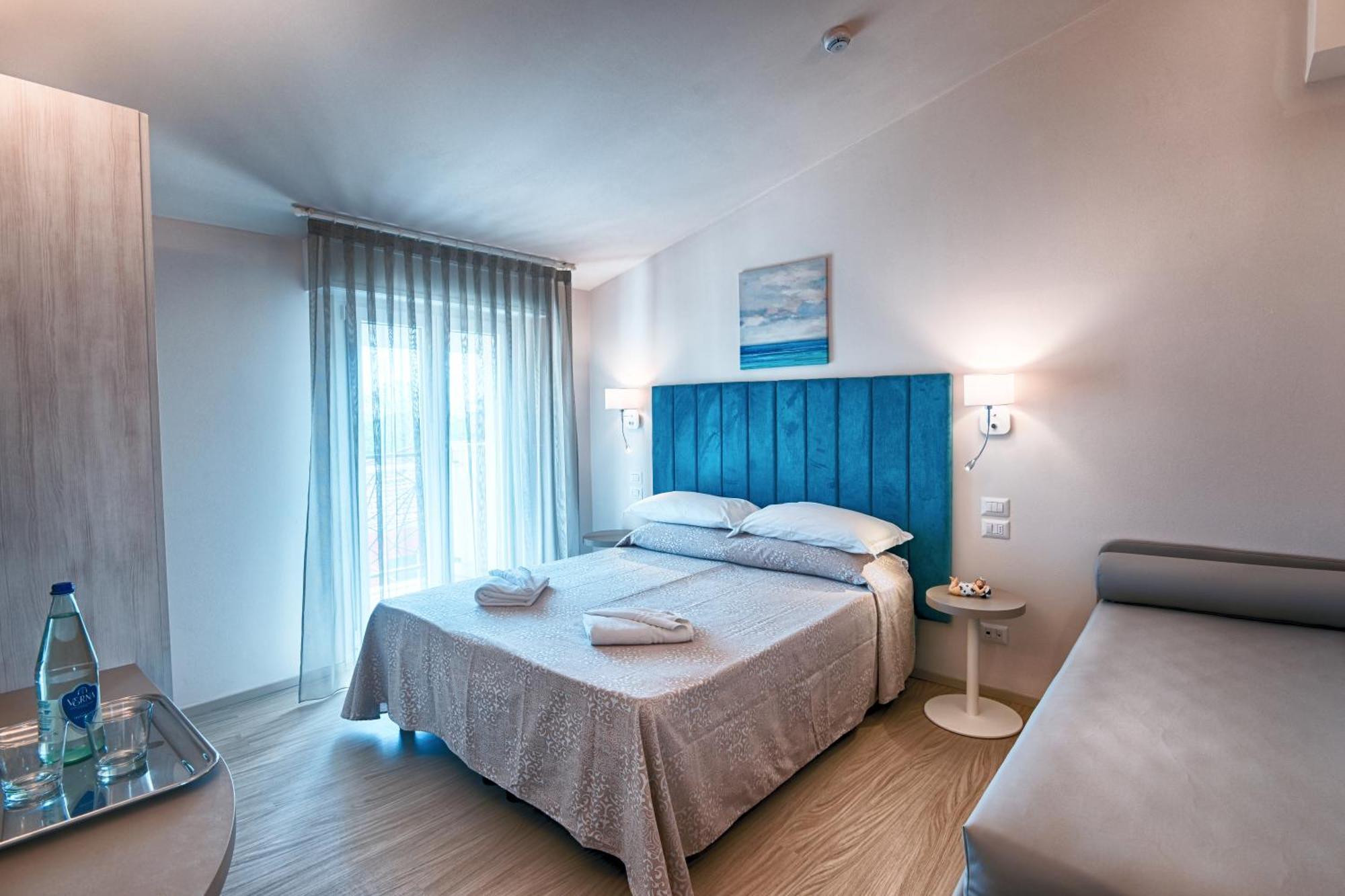 Villa Zavatta "B&B - Rooms & Apartments" Белларія-Іджеа-Марина Екстер'єр фото